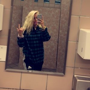 Meet your Posher, Kenzie☺️✌🏼